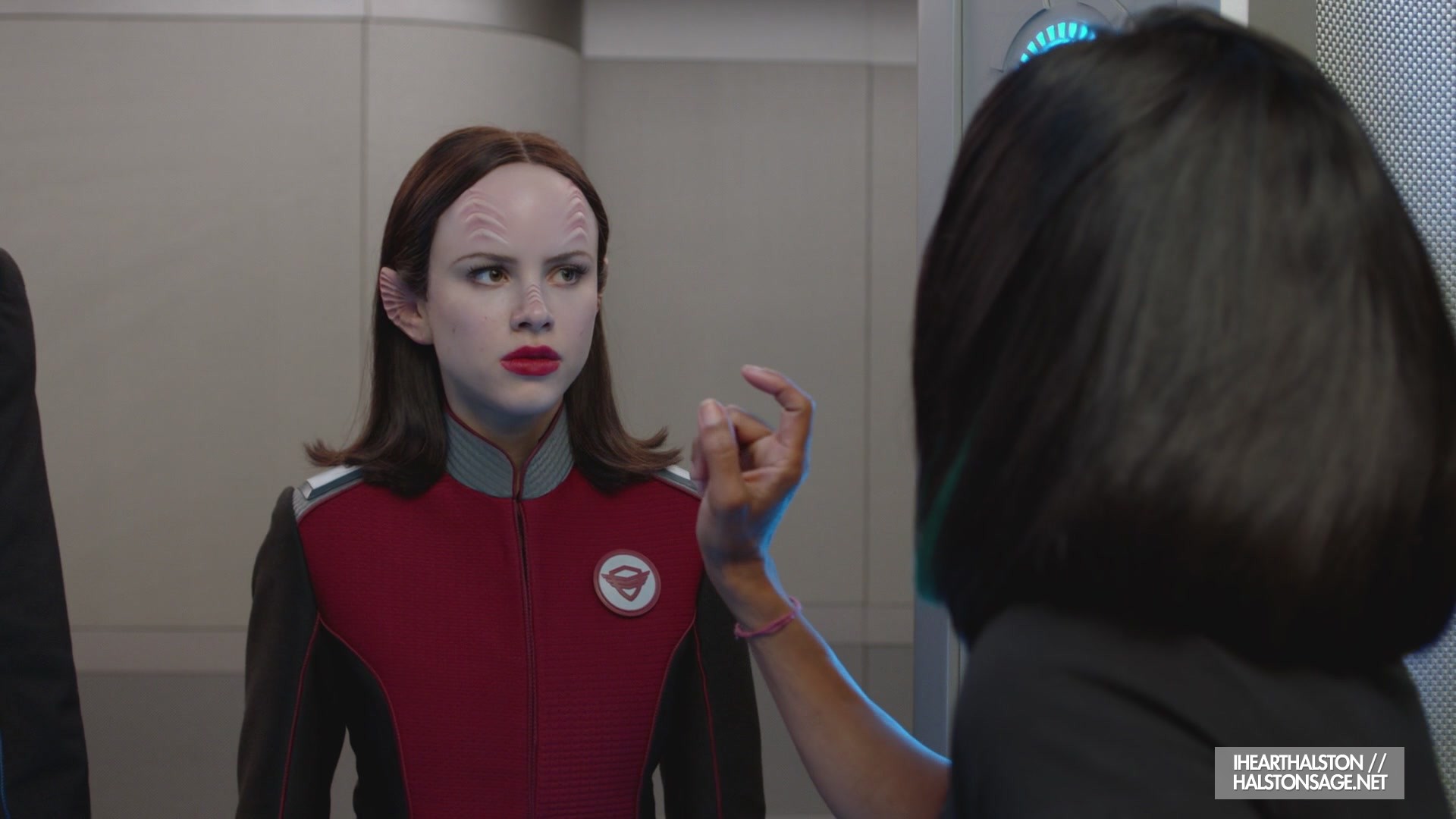 iHeartHalston_HalstonSageNet_TheOrville1x10Screencaps_623.jpg