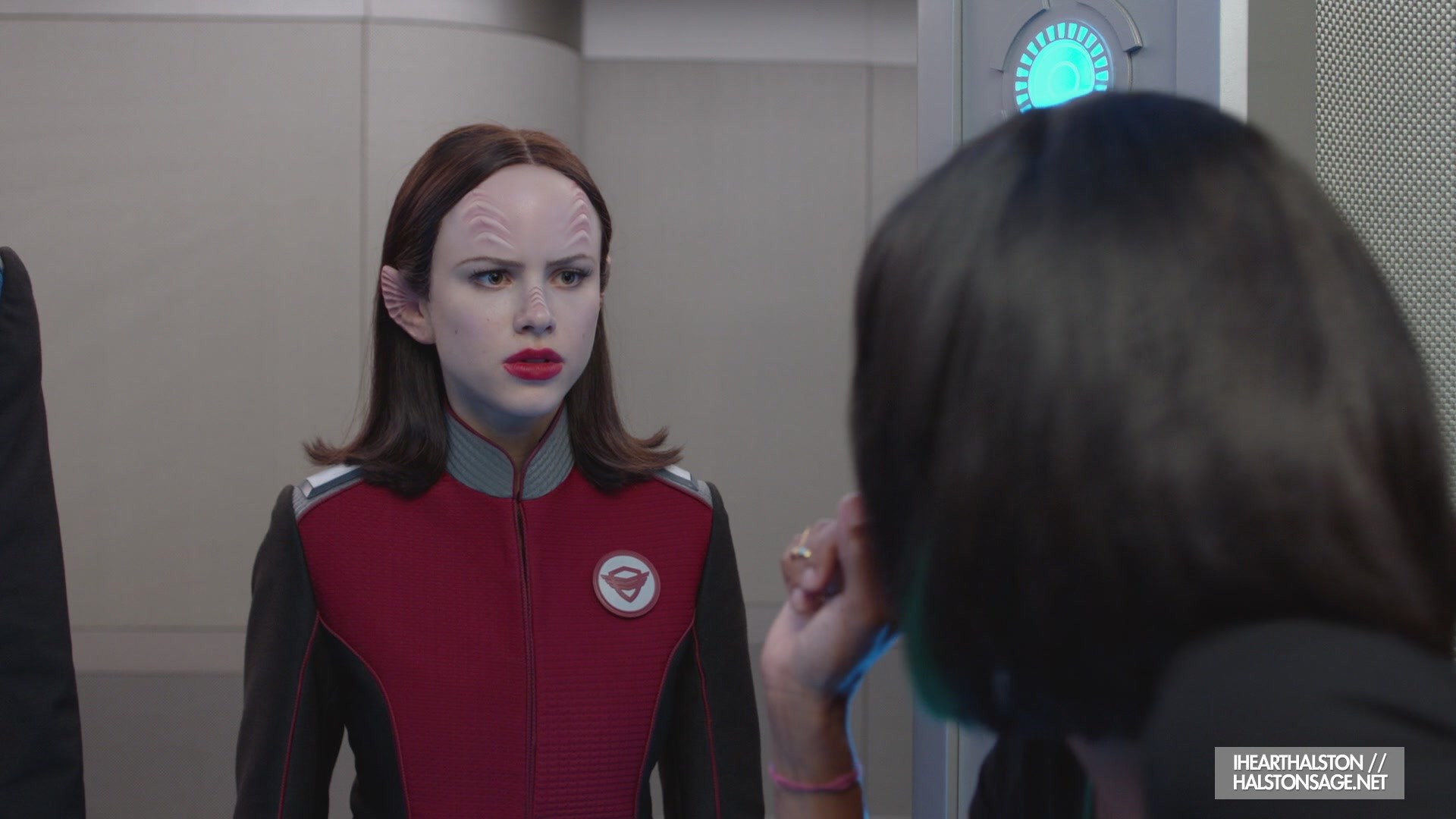 iHeartHalston_HalstonSageNet_TheOrville1x10Screencaps_624.jpg