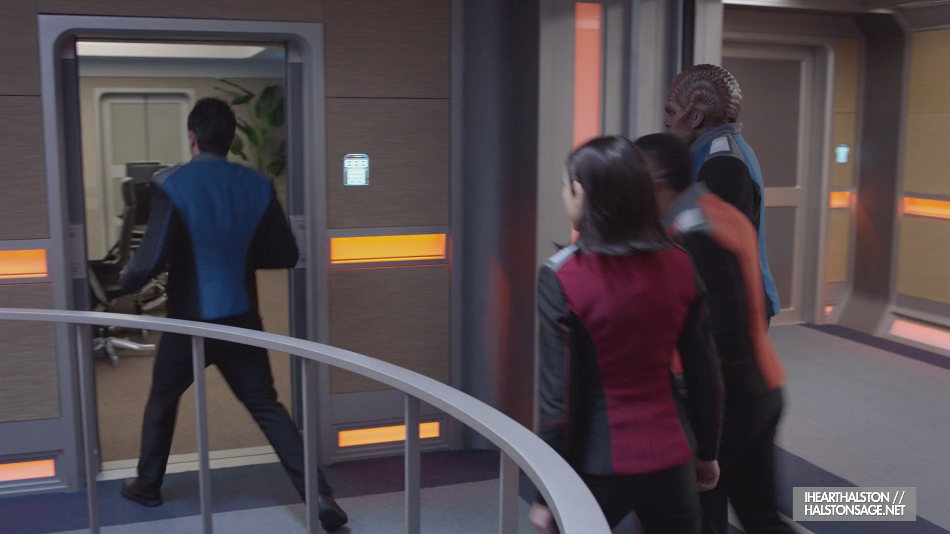 iHeartHalston_HalstonSageNet_TheOrville1x10Screencaps_648.jpg