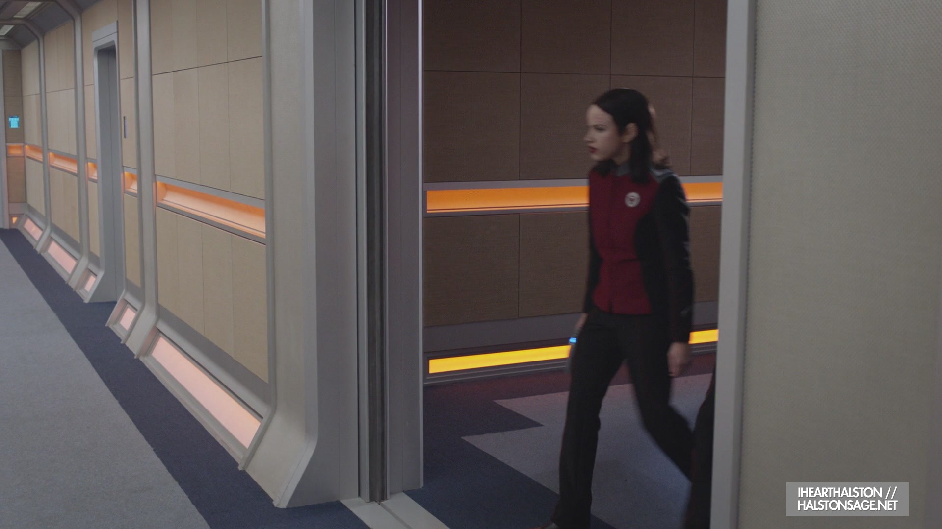 iHeartHalston_HalstonSageNet_TheOrville1x10Screencaps_659.jpg