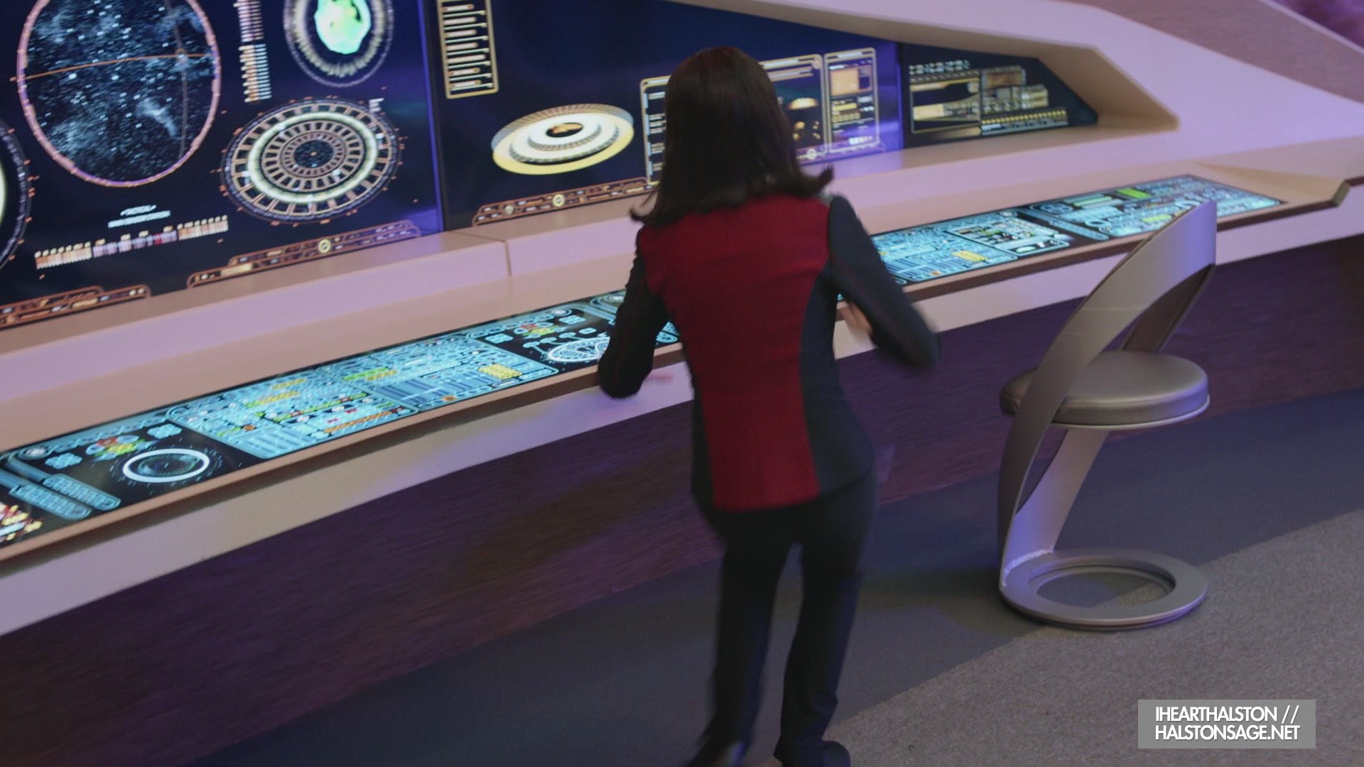 iHeartHalston_HalstonSageNet_TheOrville1x10Screencaps_764.jpg