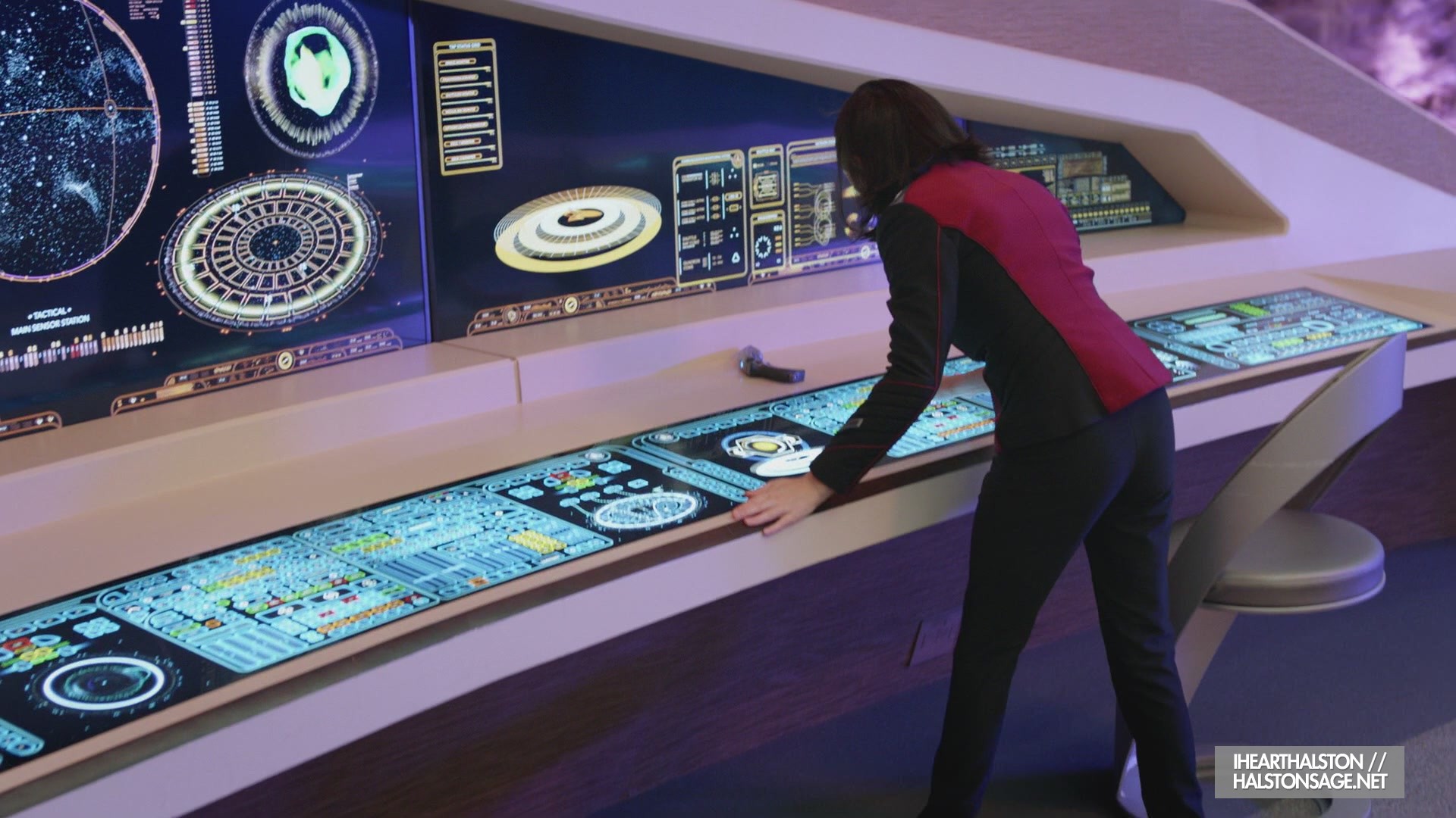 iHeartHalston_HalstonSageNet_TheOrville1x10Screencaps_765.jpg