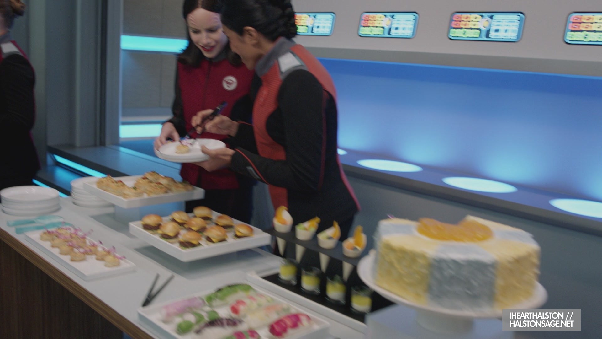 iHeartHalston_HalstonSageNet_TheOrville1x11Screencaps_001.jpg