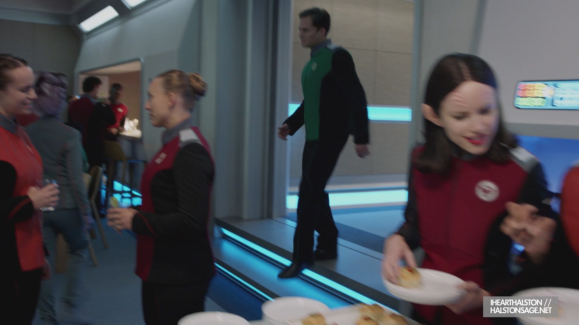 iHeartHalston_HalstonSageNet_TheOrville1x11Screencaps_003.jpg