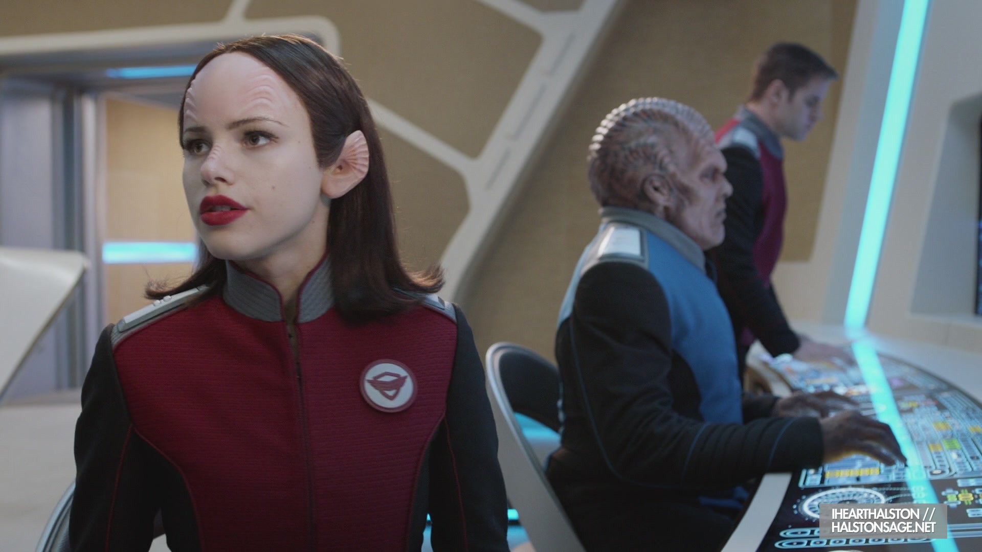 iHeartHalston_HalstonSageNet_TheOrville1x11Screencaps_014.jpg