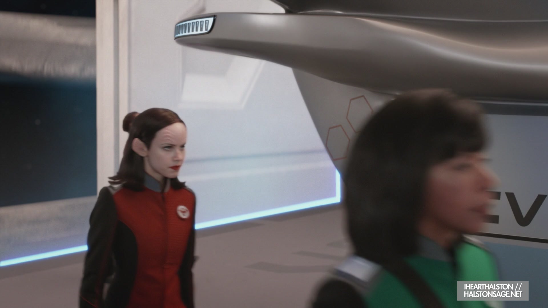 iHeartHalston_HalstonSageNet_TheOrville1x11Screencaps_035.jpg