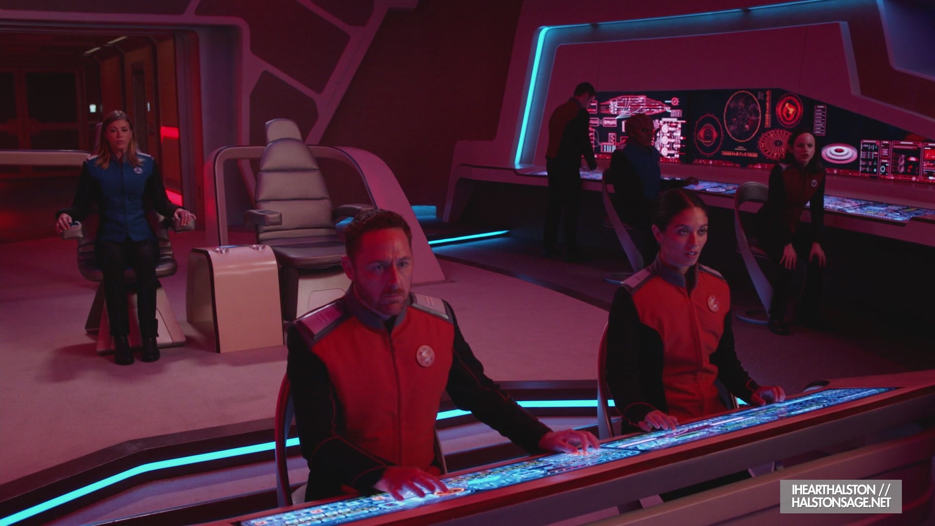 iHeartHalston_HalstonSageNet_TheOrville1x11Screencaps_058.jpg