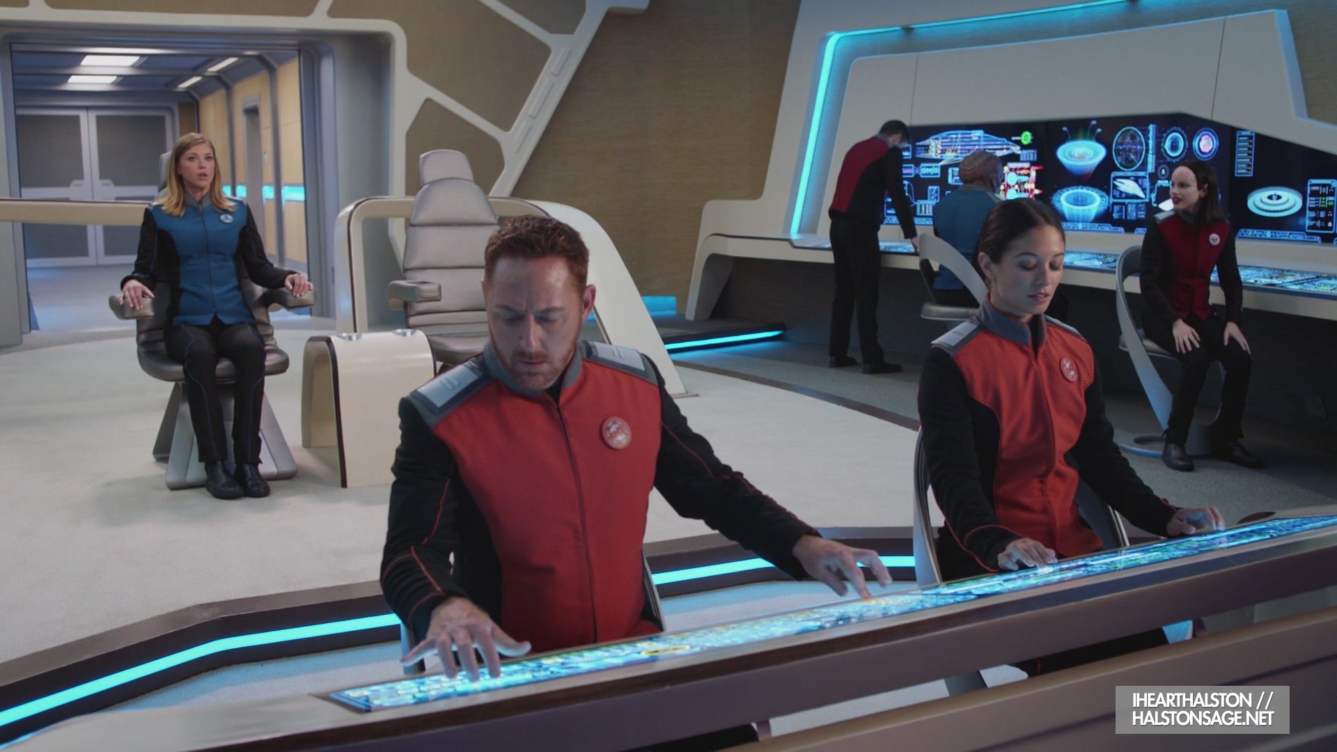 iHeartHalston_HalstonSageNet_TheOrville1x11Screencaps_065.jpg