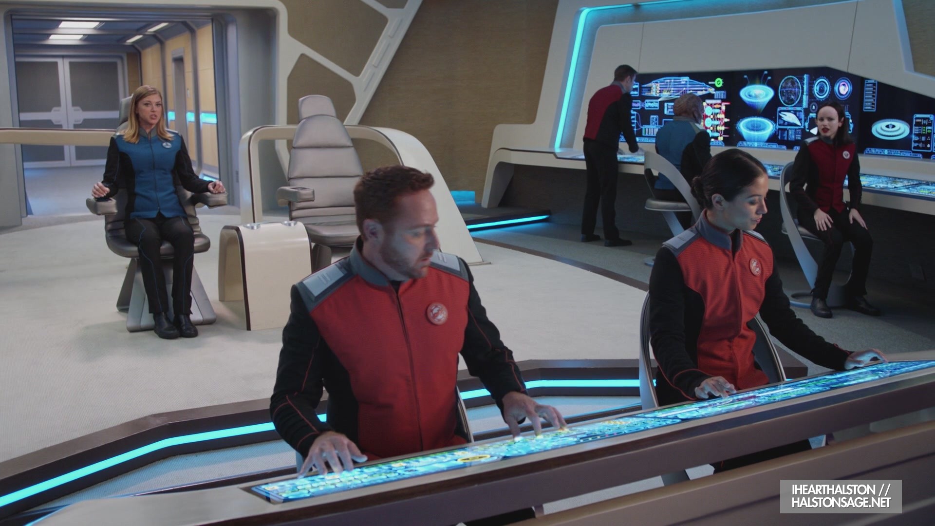 iHeartHalston_HalstonSageNet_TheOrville1x11Screencaps_066.jpg