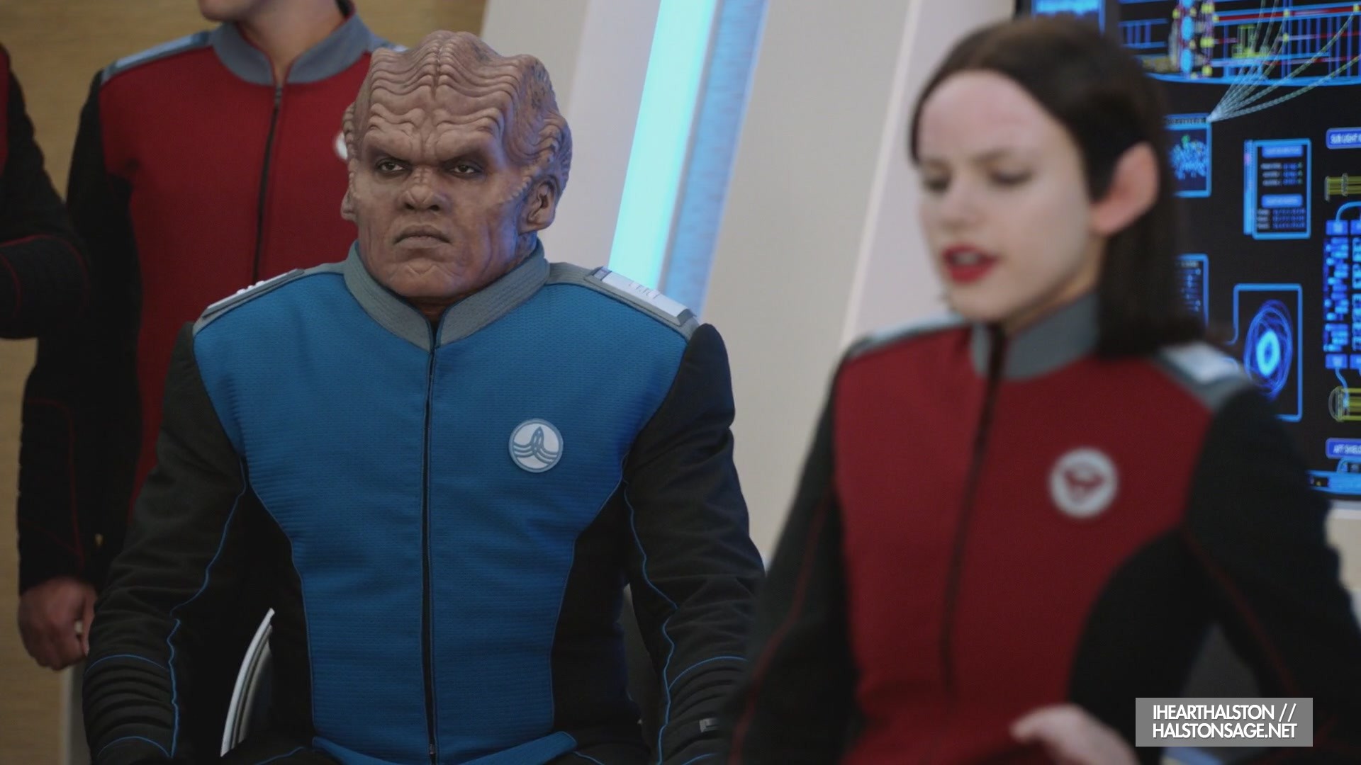 iHeartHalston_HalstonSageNet_TheOrville1x12Screencaps_033.jpg