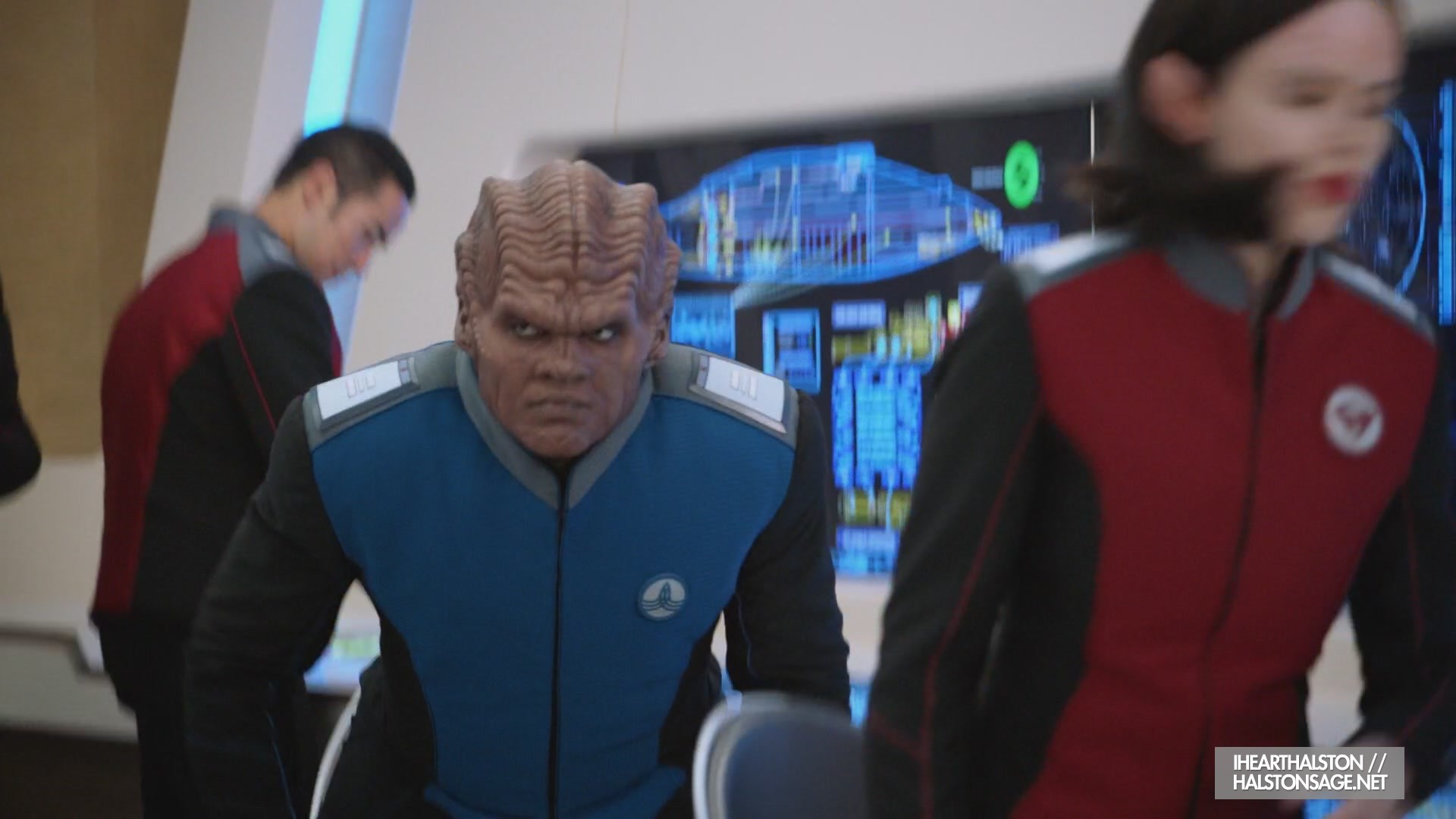 iHeartHalston_HalstonSageNet_TheOrville1x12Screencaps_037.jpg