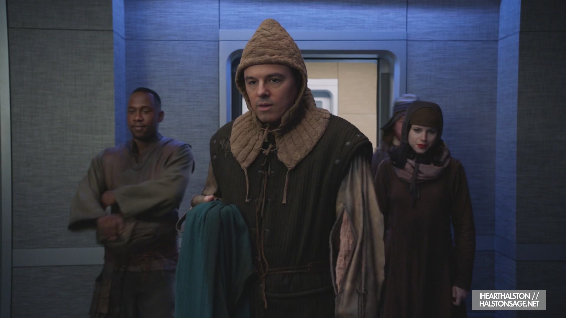 iHeartHalston_HalstonSageNet_TheOrville1x12Screencaps_122.jpg